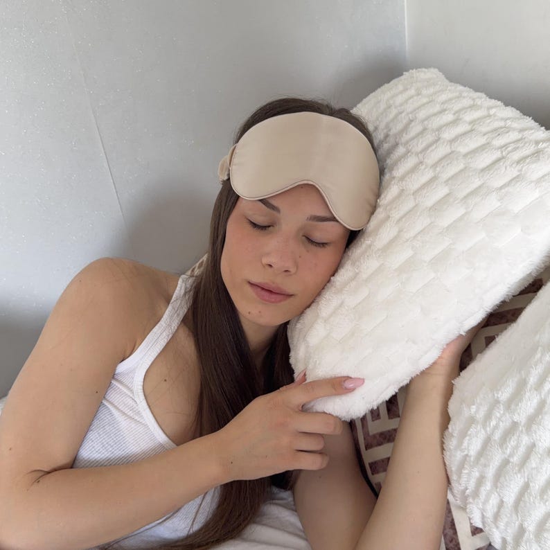 Maschera per dormire di lusso in pura seta di gelso / Maschera per dormire regolabile in seta / Maschera per dormire in seta da 19 momme con imbottitura morbida di lusso / Maschera per dormire da viaggio Light gold