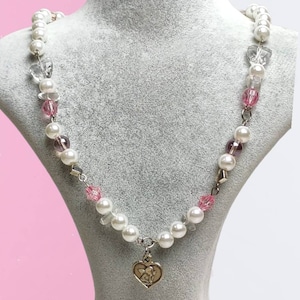 Kristall Perle Perlenkette, Y2K Schmuck, handgemachte überladene rosa und weiße Perle mit Herz Charm Bead verstellbare Halskette