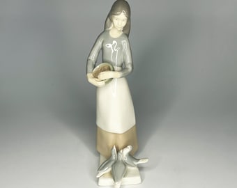 BESWICK ENGLAND Goody Tiptoes 陶器オブジェ Goody Tiptoes- Bp3a Beatrix Potter Figurine- Beswick