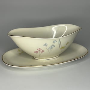 Vintage K&A Krautheim Selb Bavaria Germany Porcelain One-piece Gravy Boat