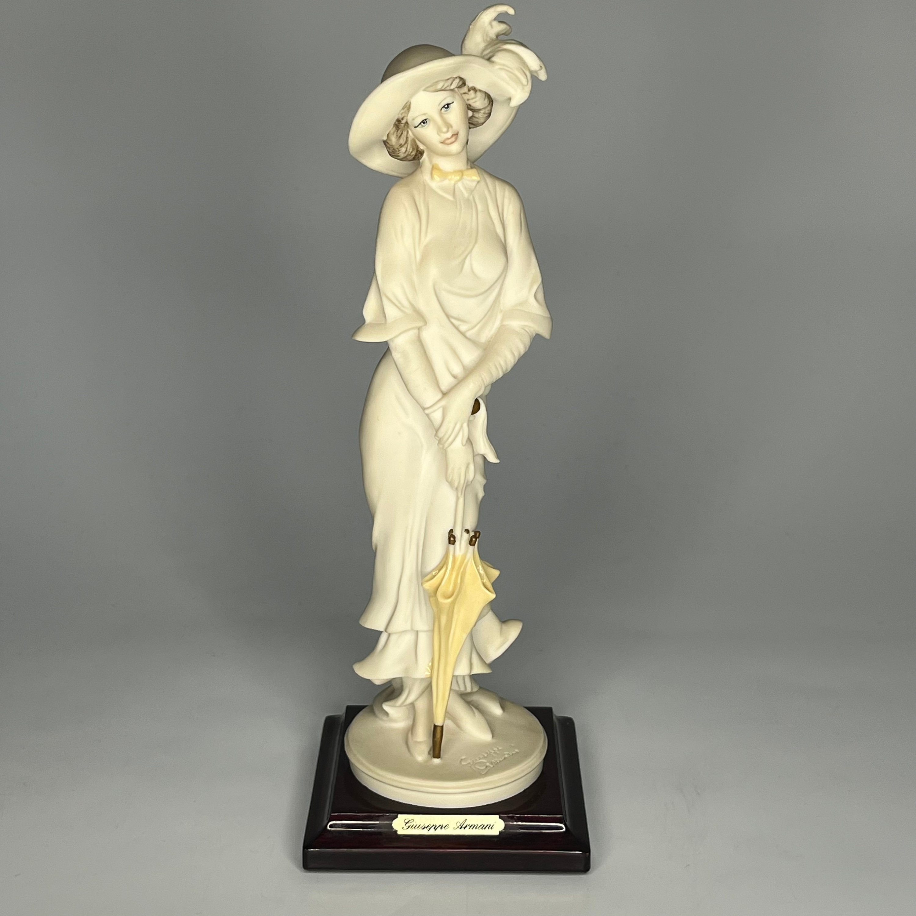 Rare Giuseppe Armani Vintage Porcelain Figurine Rare Giuseppe Armani Vintage Porcelain Figurine