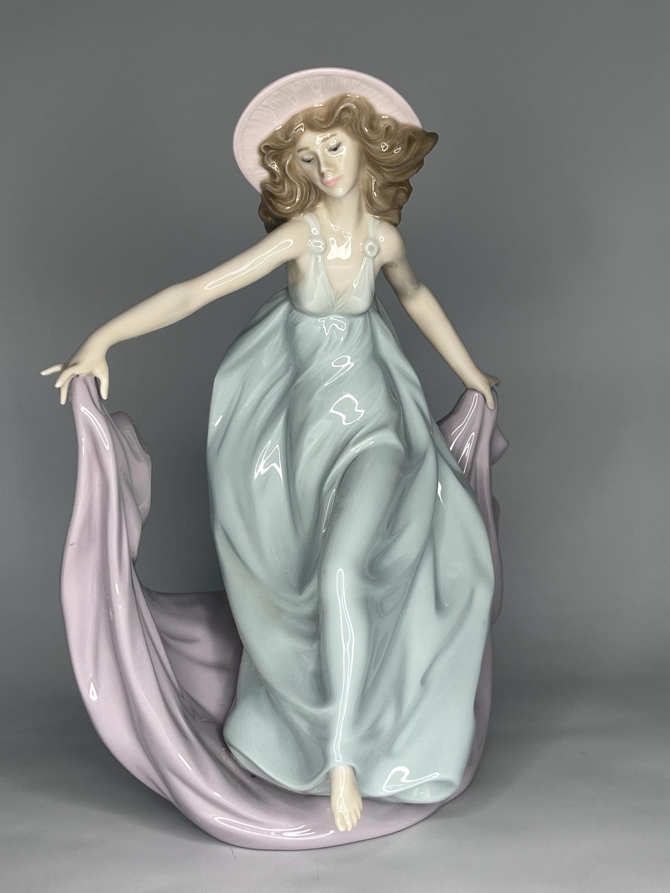 Lladro Figurines - Etsy Canada
