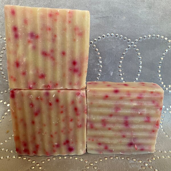 Shampoo bars! Hand made , 3 oil blend with Apple Cinammon Fragrance!