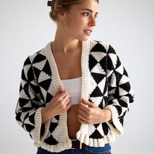 Schema PDF per giacca geometrica all'uncinetto Monika (download immediato), cardigan quadrato Grandma, giacca da donna, maglione lavorato a maglia