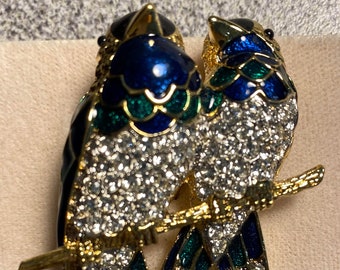 Spilla Love Birds: spilla con uccellino che si bacia in strass di cristallo
