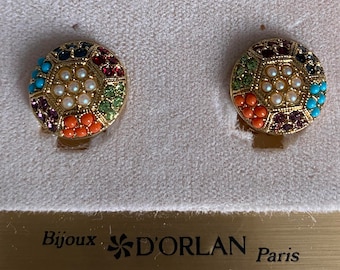 D&#39;Orlan Buried Treasure Small Round Clip Earrings . Designer, Vintage, NEW. Canadian, Swarovski crystals. Triple 22kt plated