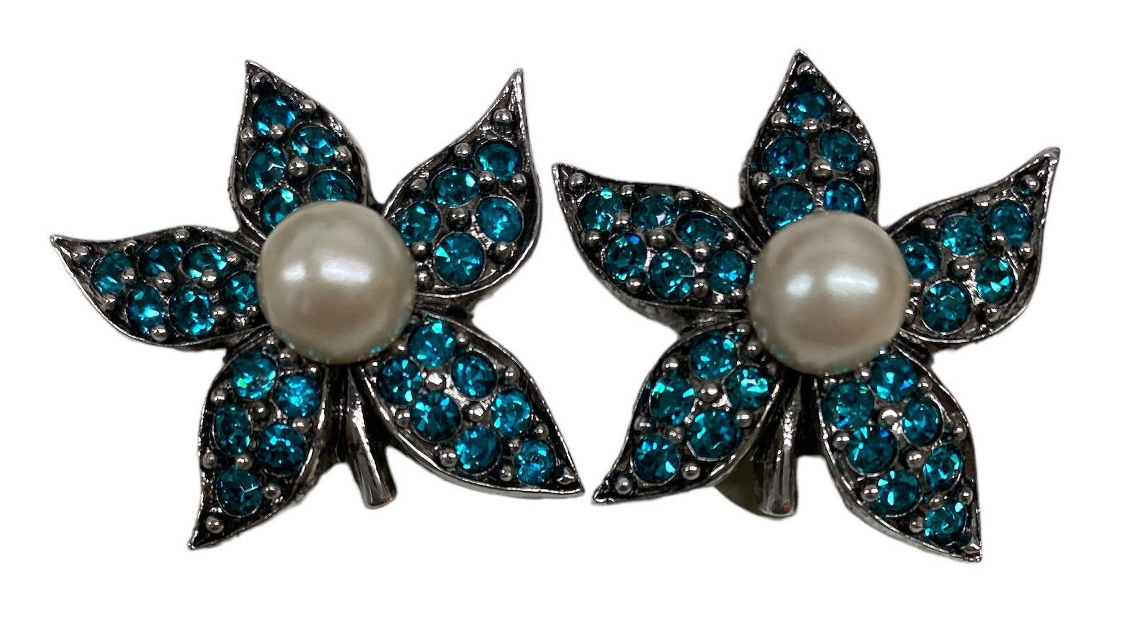 Nina Ricci Signed Clip Earrings. Rhodium plate, handset Swarovski crystals and pearl. Designer, Vintage, Canadian, Rare, New item