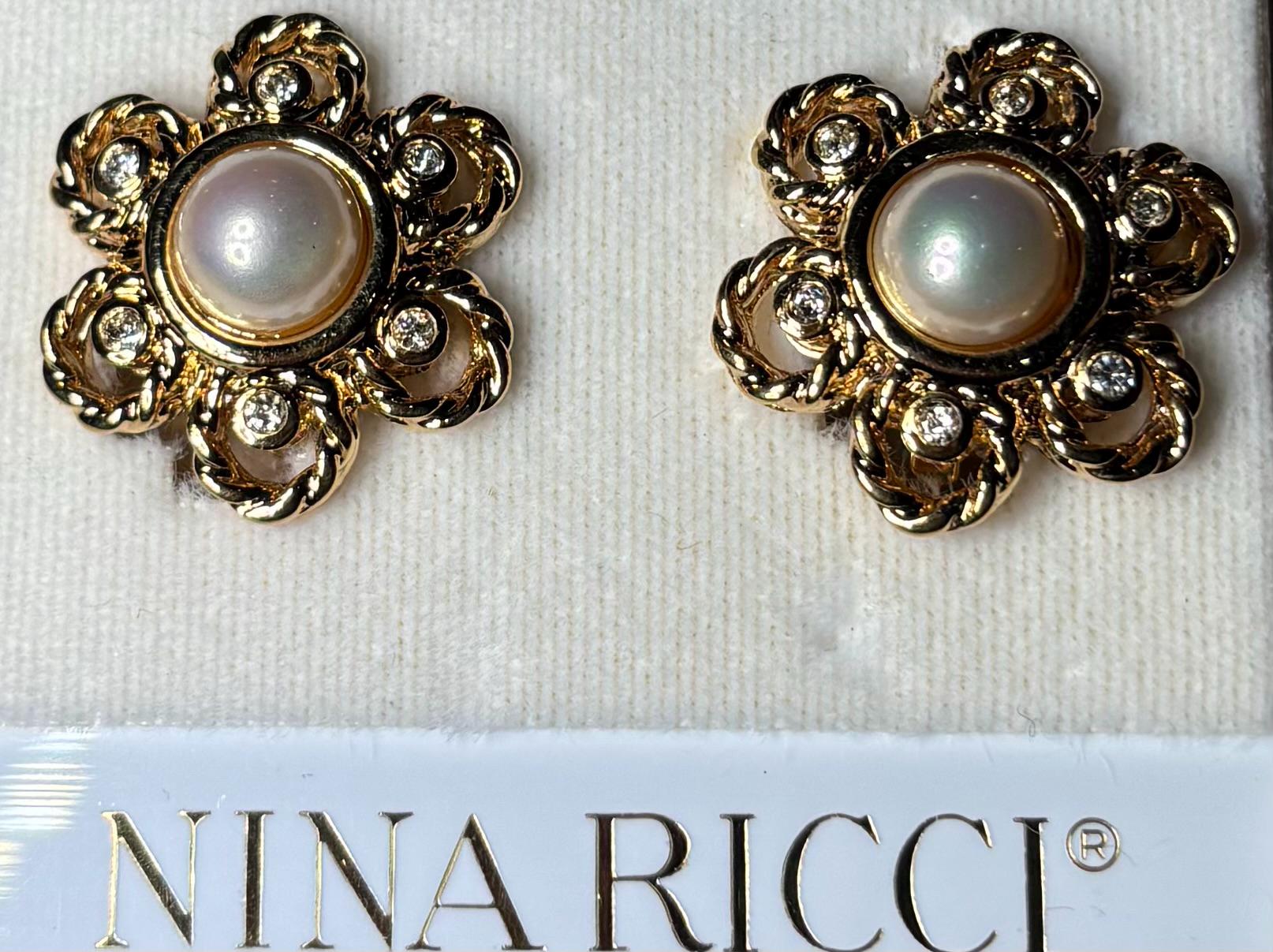 Boucles D'oreilles Clip NINA RICCI - Éventail Et Nœud En Or Avec Perles - Style élégant Et Chic