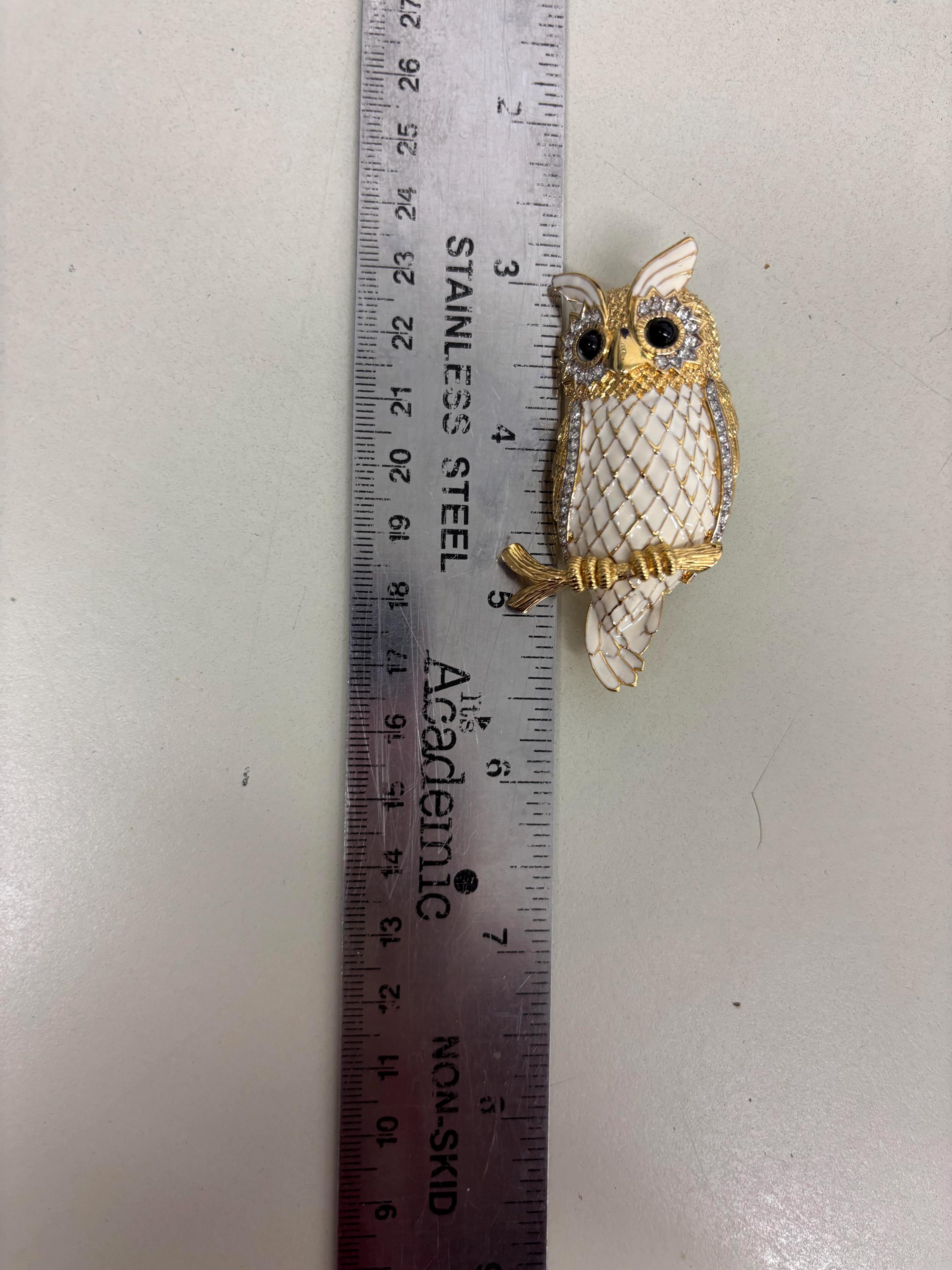 D'Orlanのフクロウブローチ、サイン入り、22金ゴールドの三連