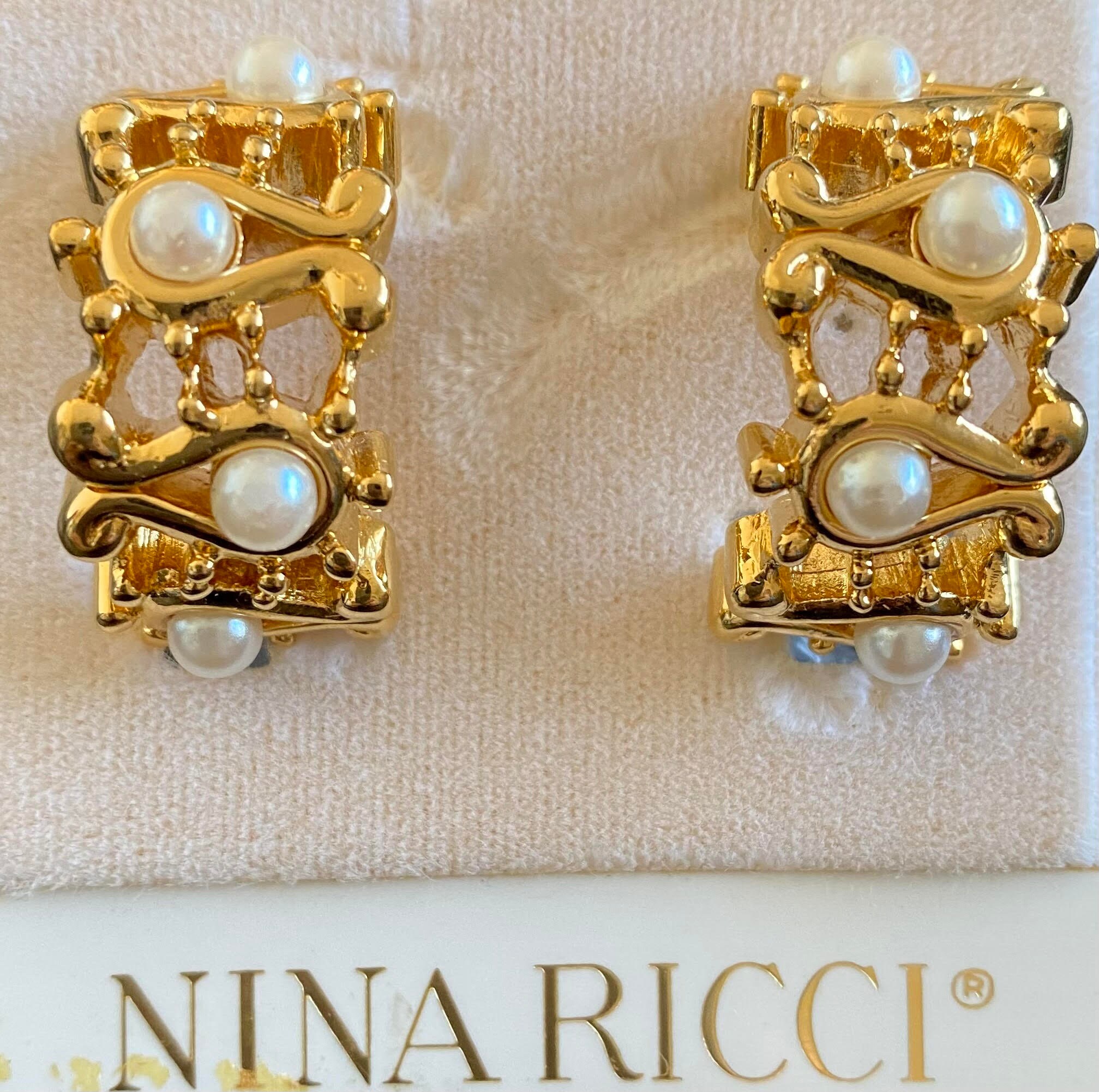 ピアス NINA RICCI TWISTED EARRINGS s-l400.jpg