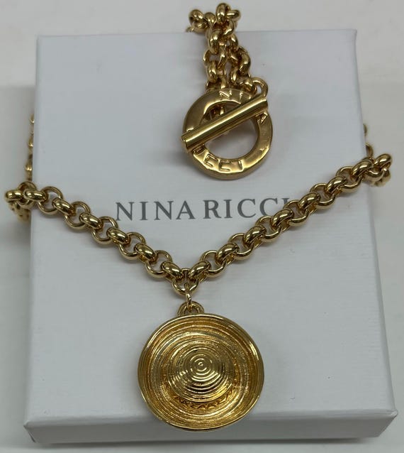 Nina Ricci LOGO Pendant, Hat Design,euro Closure, 16 Inches