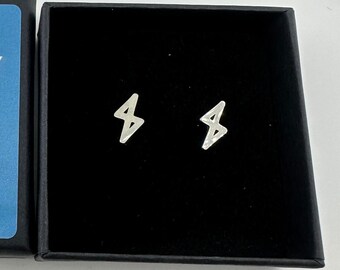 Pendientes para hombre - Pendientes de plata, Pendiente masculino minimalista para hombre, Runa, Rúnica, Día, Pendientes vikingos para hombre, Studs para hombres, A258