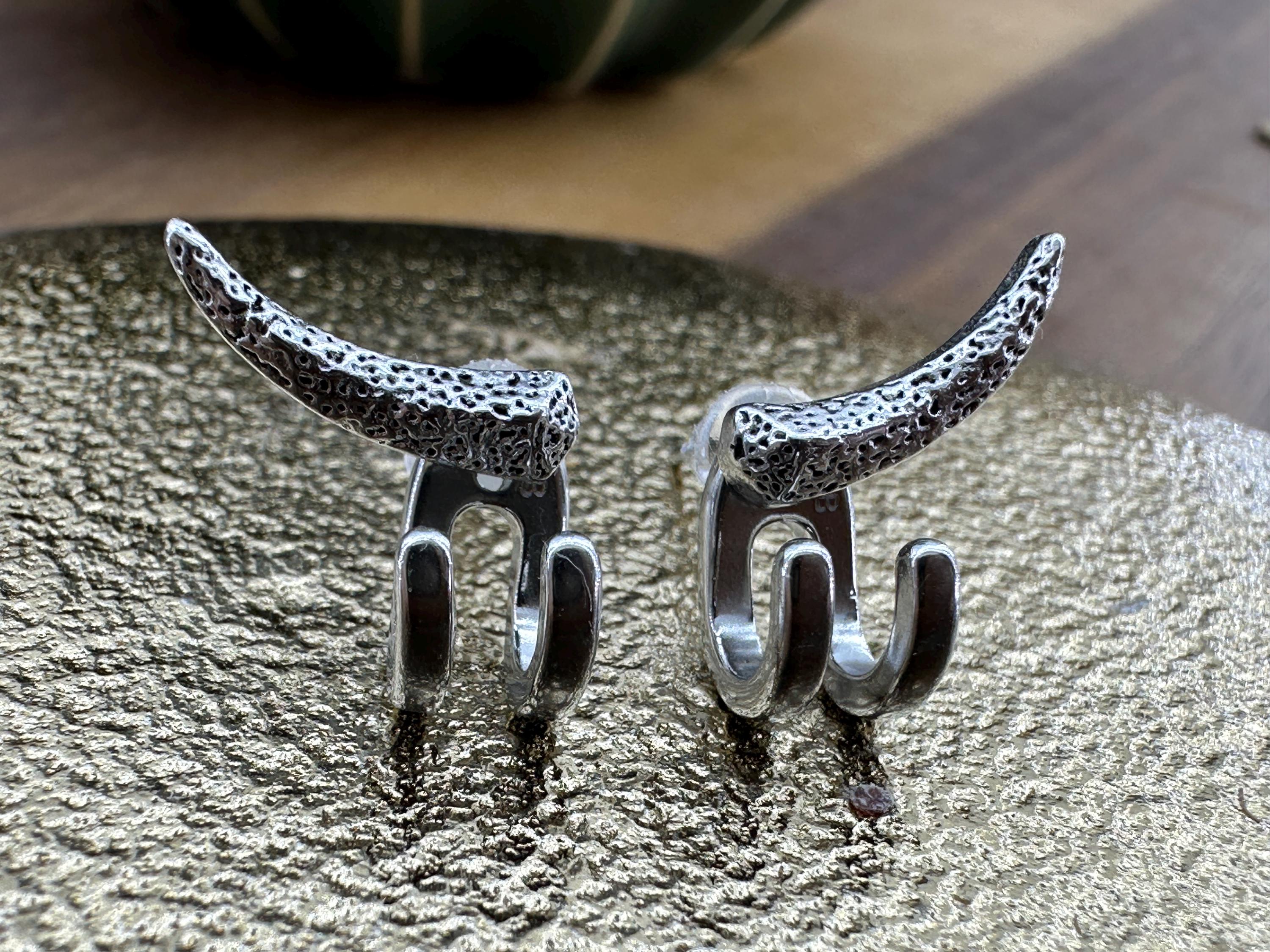 Silver Tone Stainless Steel Vintage Horn Men's Screw Back Stud Earrings – Hypoallergenic