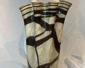 Mundgeblasene Taschentuchvase