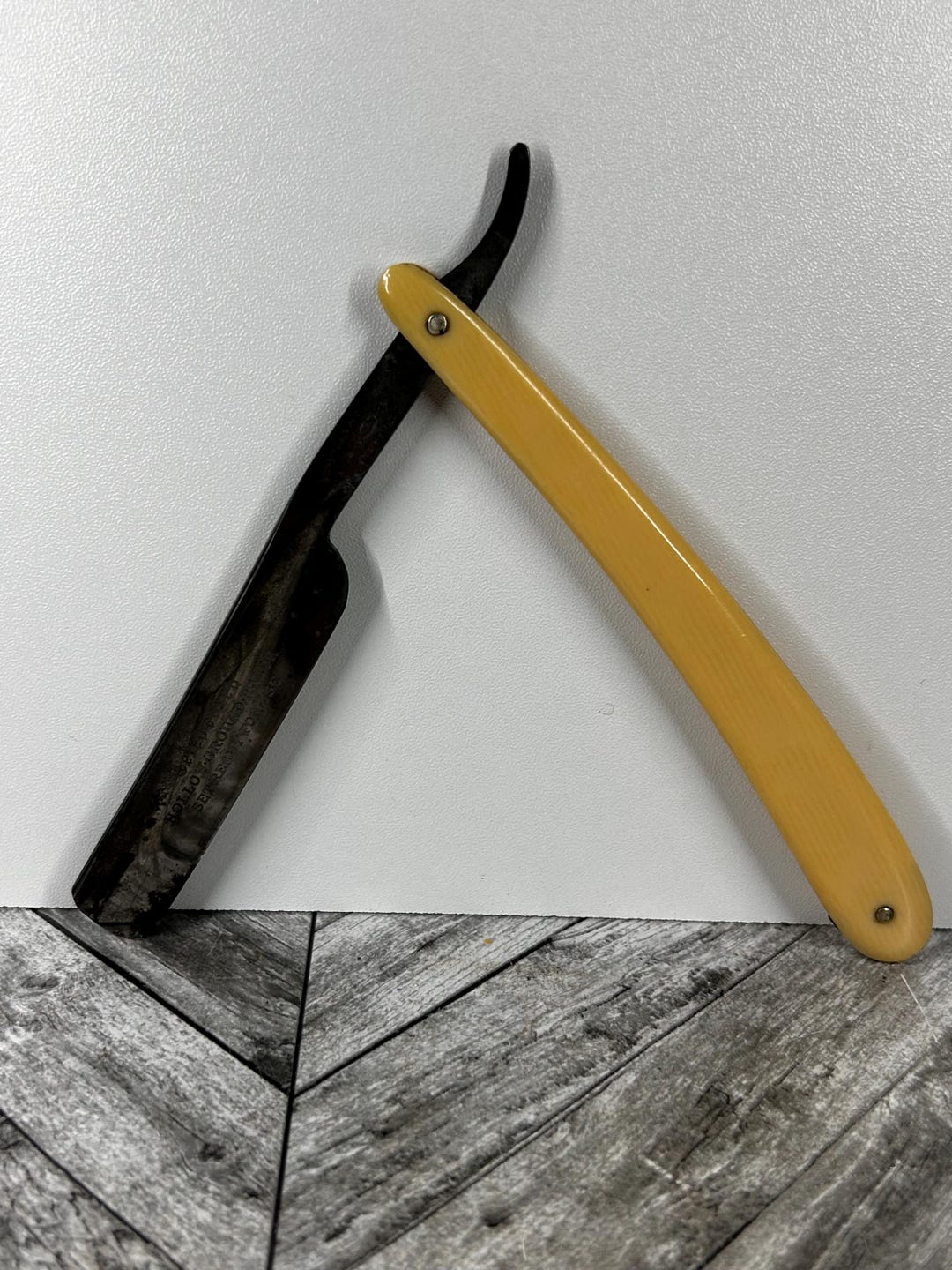 Vintage Celebrated Hollow Ground Southern and Richardson Straight Razor ...
