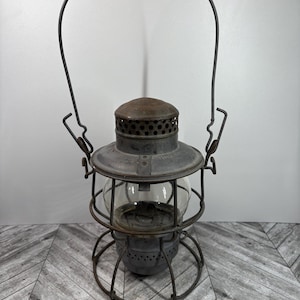 Vintage Adlake Kero No. 300 Vintage Railway Kerosene Lantern Vintage Adlake Kero No. 300 Vintage Railway Kerosene Lantern