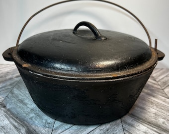 Vintage cast iron dutch oven