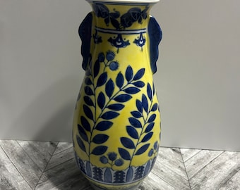 Yellow and blue Chinese porcelain vase
