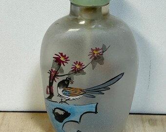 Vintage chinese exotic birds snuff bottle