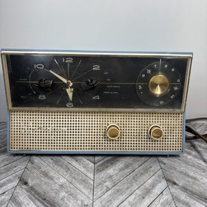 Vintage Westinghouse-klokradio uit de jaren 50, model 708t5