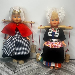 Traditionele Nederlandse melkmeisje poppen set van twee