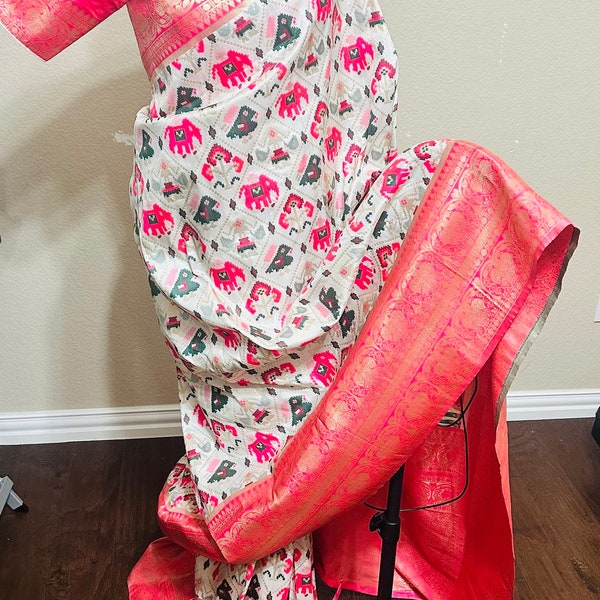 IKAT DESIGN SEMI soft silk  Saree in off-white and hot pink borders with stitched blouse size 40