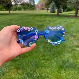 Colorful,y2k, funky, summery// blue heart sunglasses