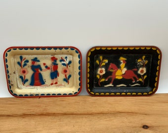 Pair of vintage-painted -tin trinket trays