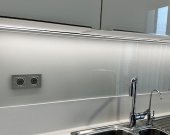 Light Beige Tempered Glass Kitchen Backsplash: Heat Resistant Panel