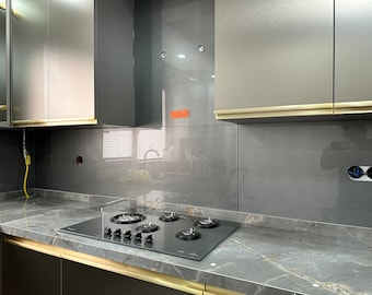 Custom Tempered Glass Kitchen Backsplash: Metallic Grey, Heat Resistant