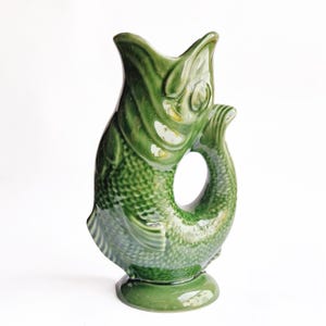 Jarro em forma de peixe, jarro de água, vaso em forma de peixe, feito à mão em Portugal, cerâmica portuguesa, jarro com som de borbulha, jarro em forma de peixe, jarro contemporâneo, som de borbulha
