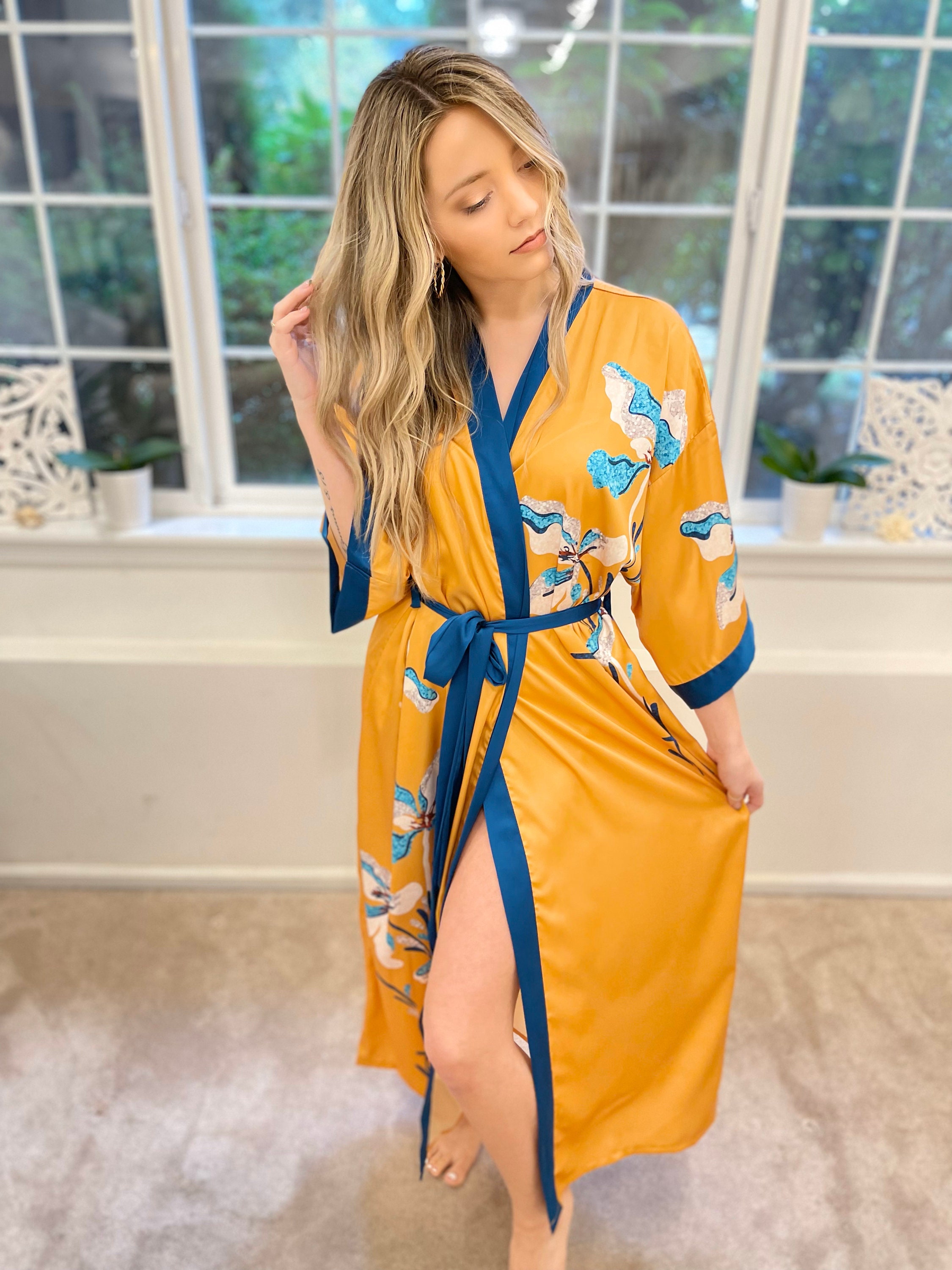 Long Soft Lightweight Silky Kimonos Robes for Women, Luxury Japanese Floral Women's Kimono Robe