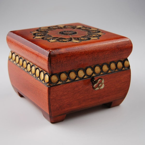 Wooden Square Jewelery Box, hand inlaid and painted in Light Brown Color, lockable jewelry box