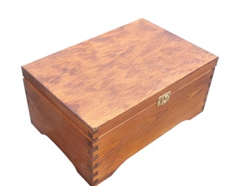 Wooden Box/Chest without Handles. Wooden Jewelery Box, Hand Painted Wooden Box in Brown Color, 30 cm Long, The box is closed with a latch