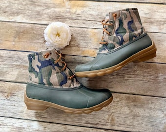 Sperry Duck Boats-Size 9