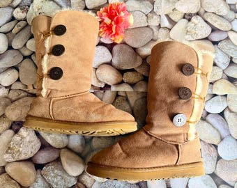 Ugg Bailey Button Triple Boot