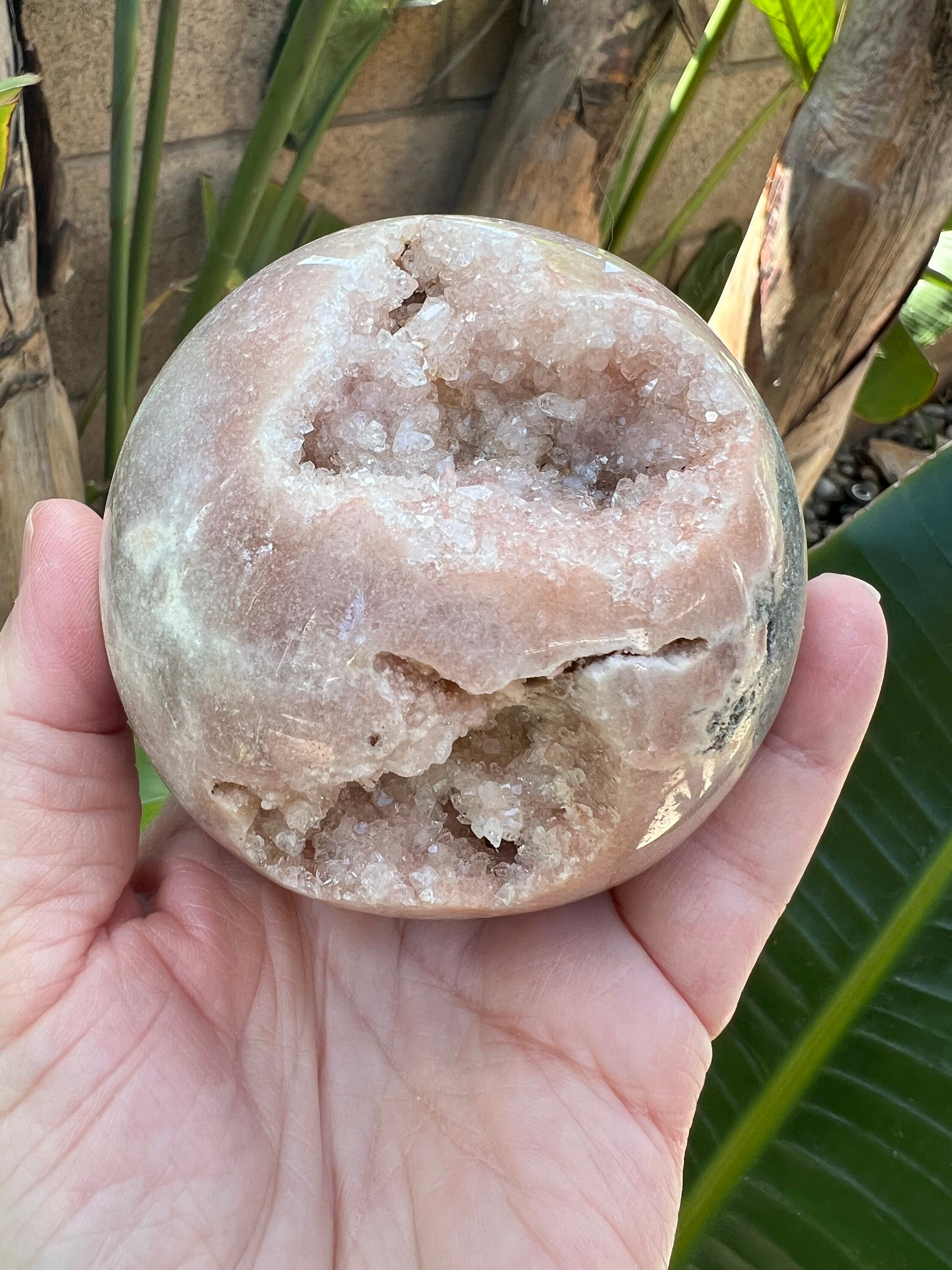 ピンクアメジストクォーツクリスタルドゥルージースフィアとジャスパー