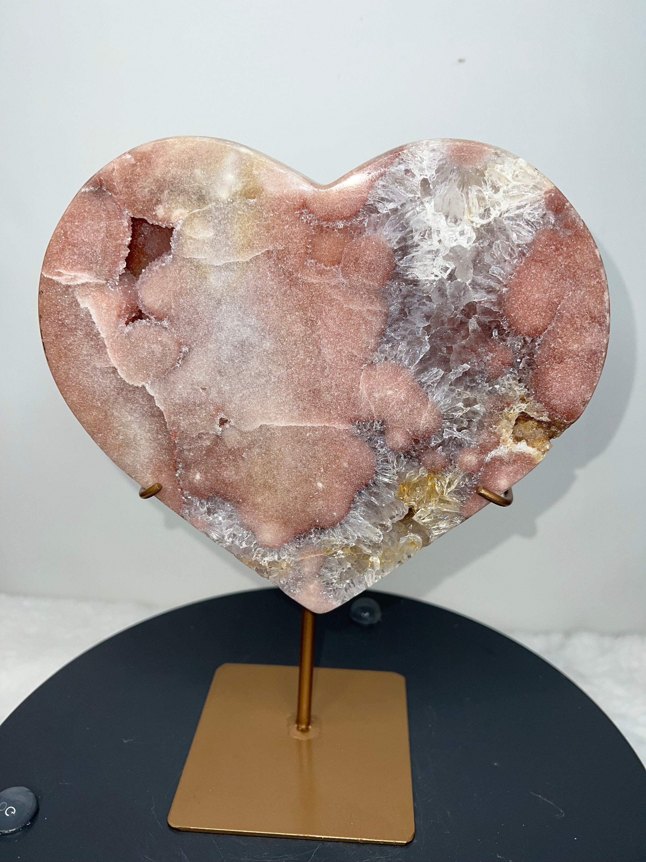 ブラジル産ピンクアメジストのドゥルージーハート：クォーツクリスタル