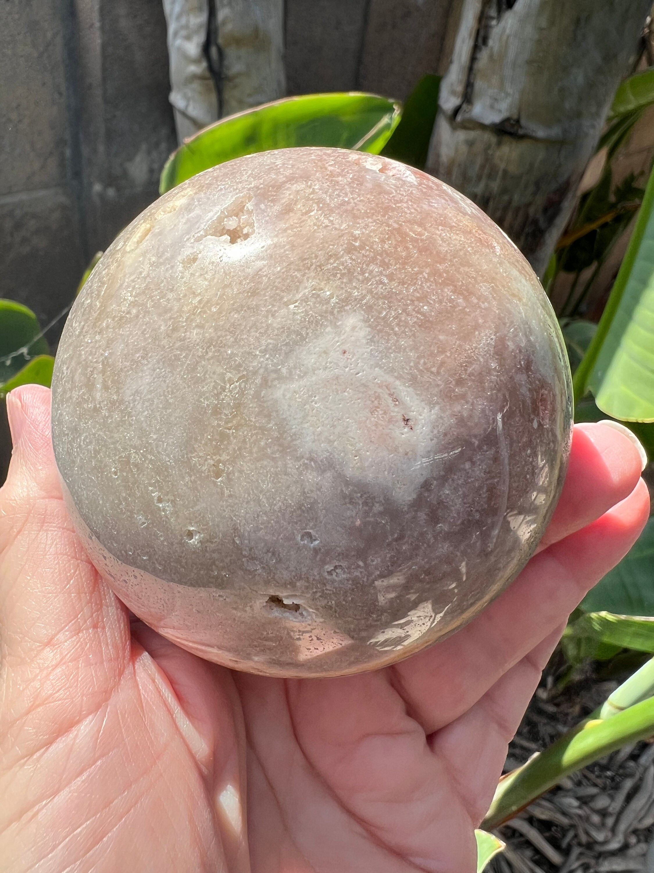 ピンクアメジストクォーツクリスタルドゥルージースフィアとジャスパー