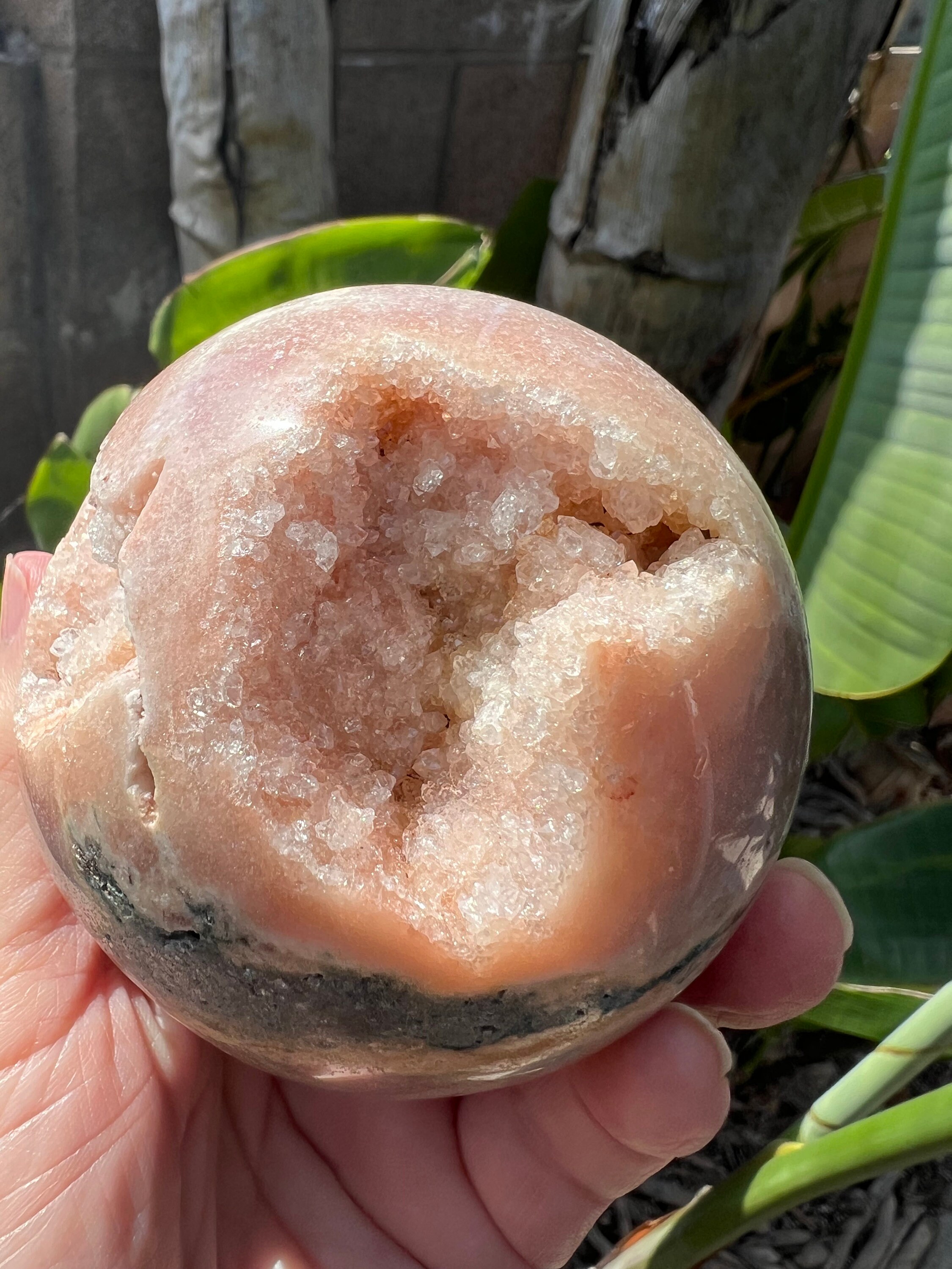 ピンクアメジストクォーツクリスタルドゥルージースフィアとジャスパー