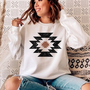 Aztec Western sweatshirt, Distressed vintage Graphic shirt, Country girl tee, boho tribal design, Cowgirl, fall Rodeo fashion, trendy south