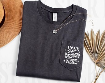 Bella Canvas 3021 donkergrijs gemêleerd model | Mockup Bella-canvas T-shirt met zak | Shirtmodel | Studiomodel | Mockup platliggend gevouwen T-shirt