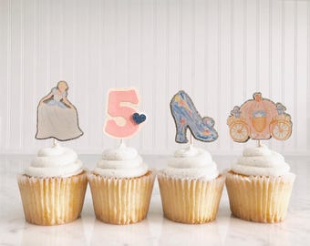 Decorazioni per cupcake di Cenerentola: scarpetta di vetro, carrozza di zucca, età personalizzata