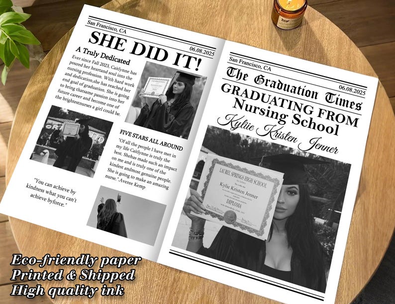 K&ouml;nnte beinhalten: Eine schwarz-wei&szlig;e Zeitungs-&auml;hnliche Graduierungsanzeige f&uuml;r Kylie Kristen Jenner, die ihren Abschluss in Krankenpflege macht. Die &Uuml;berschrift lautet "Sie hat es geschafft!" und "Abschluss in Krankenpflege". Die Anzeige enth&auml;lt ein Foto von Kylie in Kappe und Robe, die ein Diplom h&auml;lt.