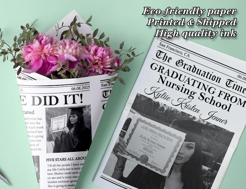 K&ouml;nnte beinhalten: Eine schwarz-wei&szlig;e Zeitungsanzeige im Stil einer Graduierungsanzeige f&uuml;r Kylie Kristen Jenner, die ihren Abschluss in Krankenpflege gemacht hat. Die Anzeige zeigt ein Foto der Absolventin, die ein Diplom und einen Strau&szlig; rosa Blumen h&auml;lt.