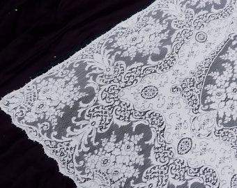 ヴィンテージ ヘビー クエーカー レース テーブルクロス 59 インチ x