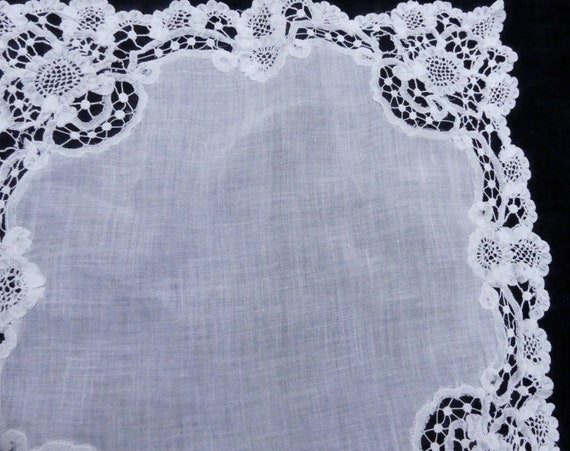 Vintage hand done Brussels cotton fabric lace han… - image 2