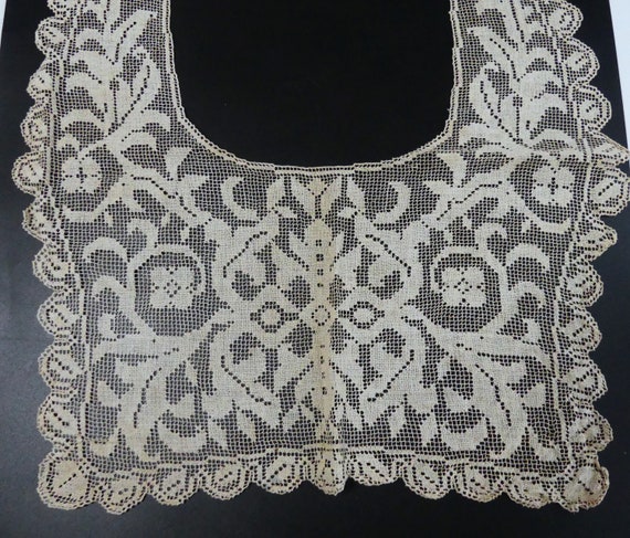 Vintage filet lace collar color ivory 16” x 12”1/2 - image 2