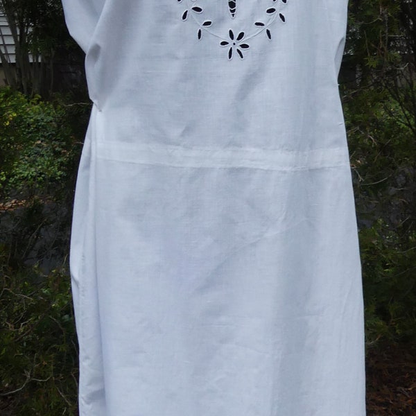 Vintage 50's cotton w handmade embroidery women nightgown color ecru