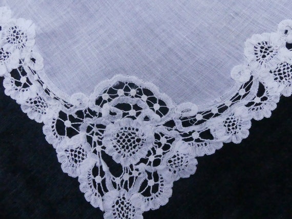 Vintage hand done Brussels cotton fabric lace han… - image 3